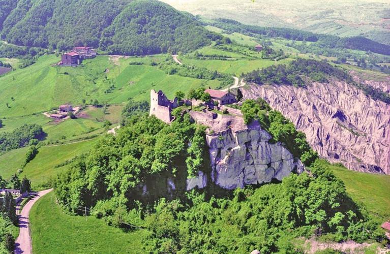Parco Di Montebello Quattro Castella Ngoại thất bức ảnh
